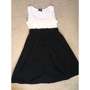 Women’s black and white dress
